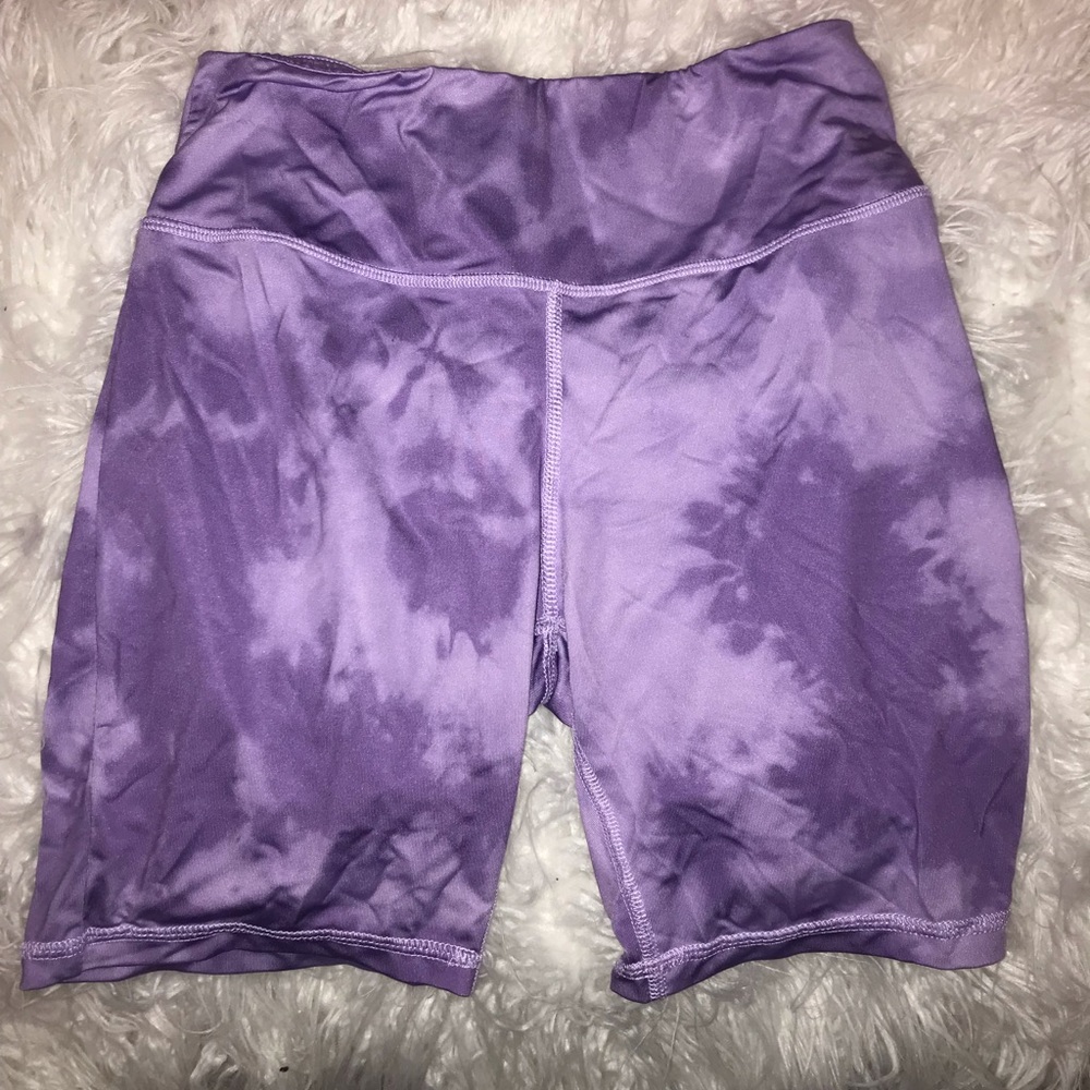 Workout material purple tyedyed biker shorts